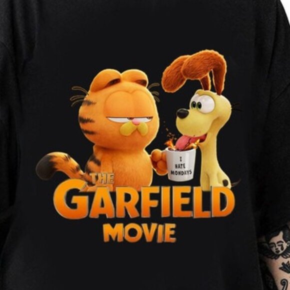 Garfield Movie Shirt Garfield And Odie Cartoon Cat Graphic Tee Funny Fan Unisex - Picture 2 of 5